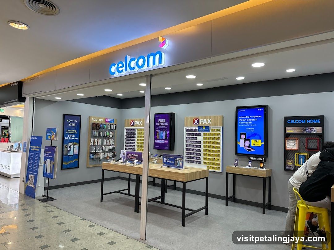 Celcom Store Interior