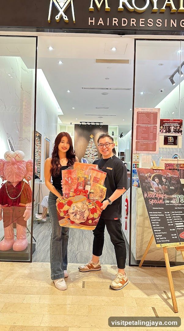 M Royal Hairdressing @ Fahrenheit88 KL-MALAYSIA BEST PERFOMANCE HAIR SALON 5TH BRANCH
