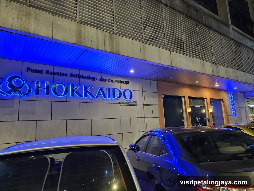 Hokkaido Clinic Exterior at Night