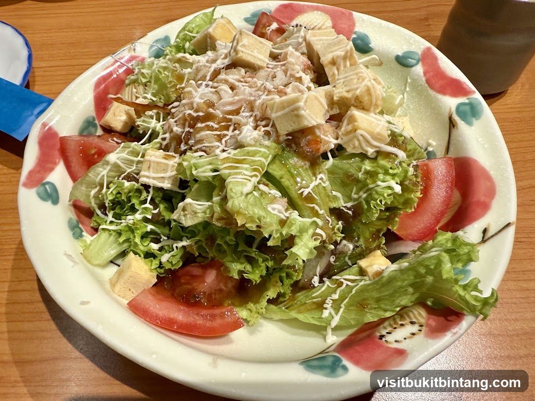 Salad with Tofu and Tomatoes