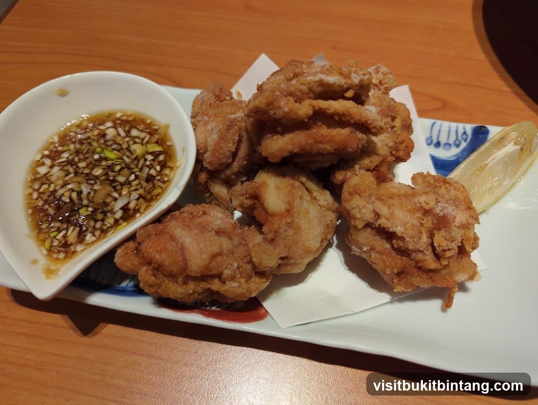 Fried Chicken with Dipping Sauce