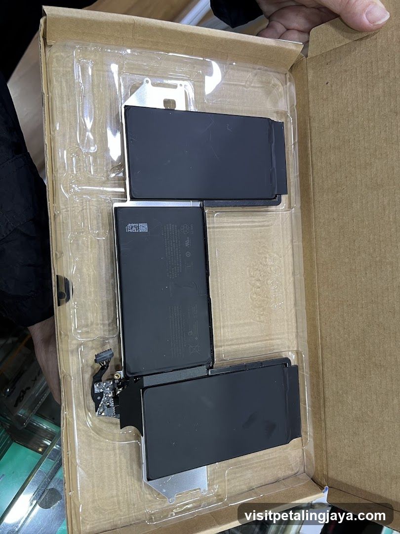 Unboxed iPhone Batteries in Packaging