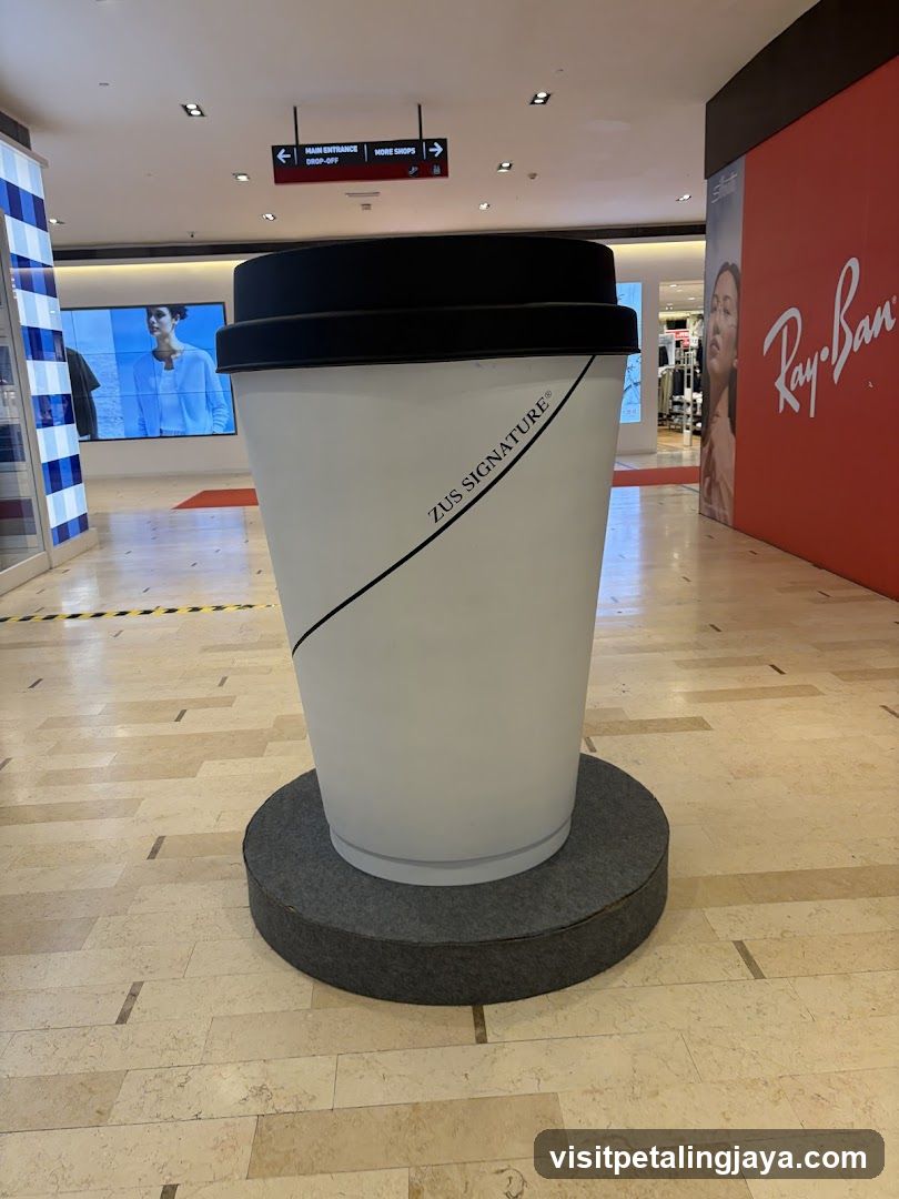 Zus Signature Coffee Cup Display