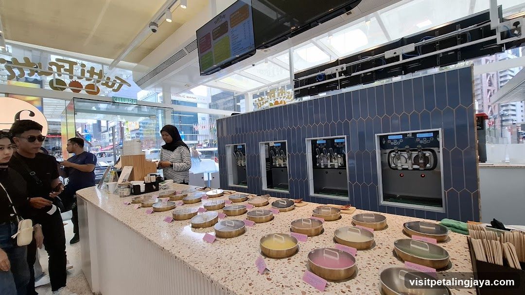 Shakeit Ice Cream Shop Interior
