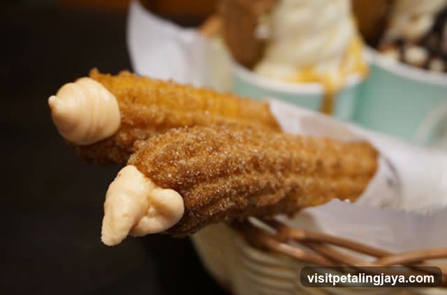 Churros with Cream