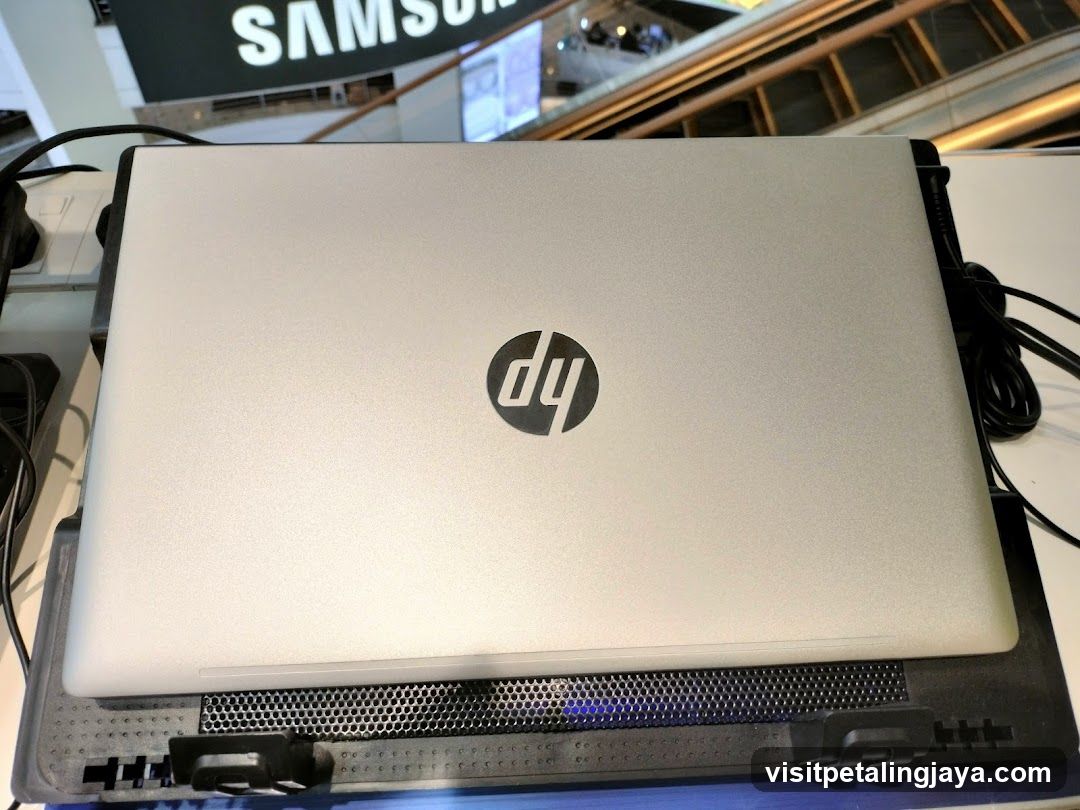 HP Laptop Display