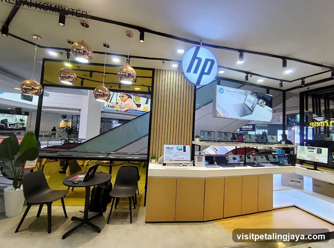 HP Store Interior