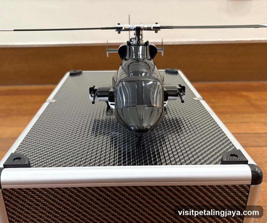 Helicopter Model on Carbon Fiber Case