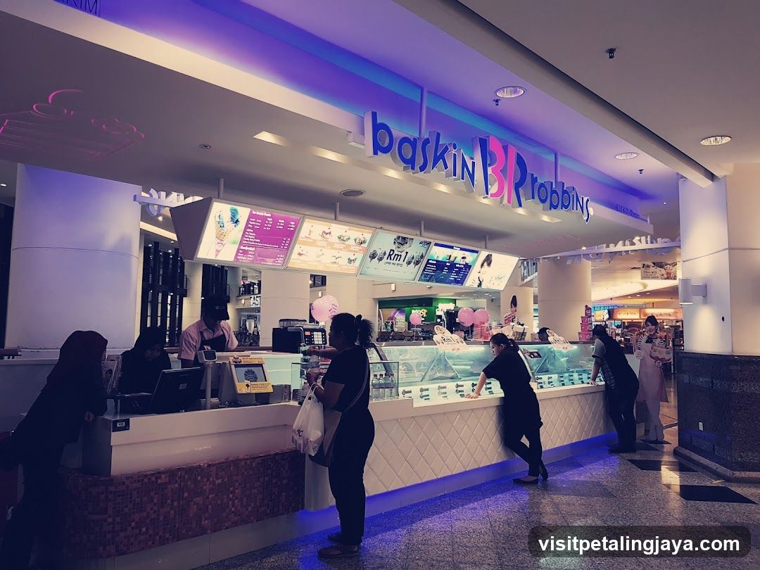 Baskin Robbins Store Interior
