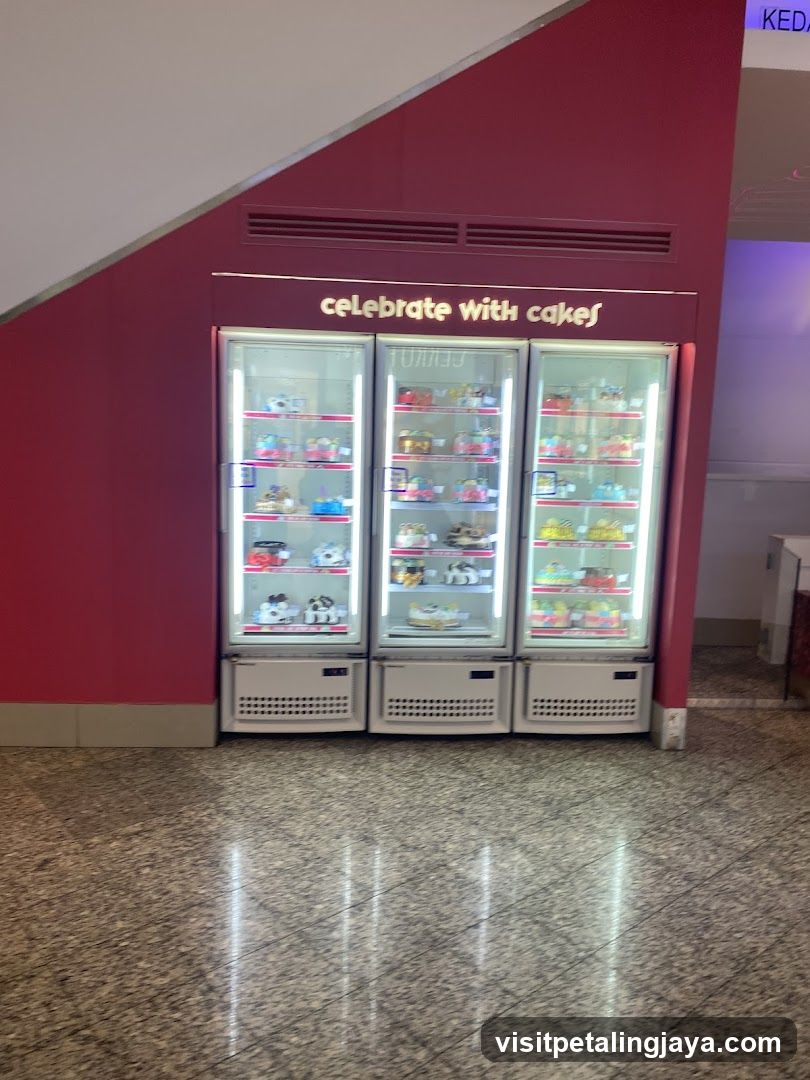 Cake Display Refrigerators