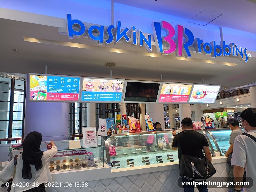 Baskin Robbins Store Interior