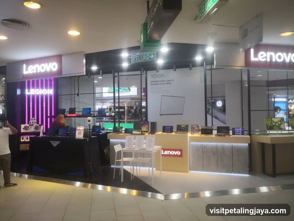 Lenovo Store Interior Display