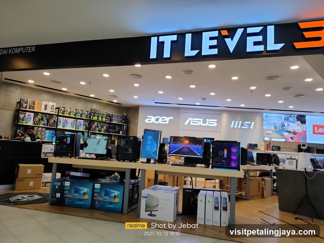 IT Level 3 Store Interior