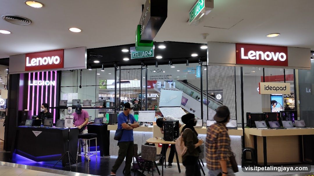 Lenovo Store Interior