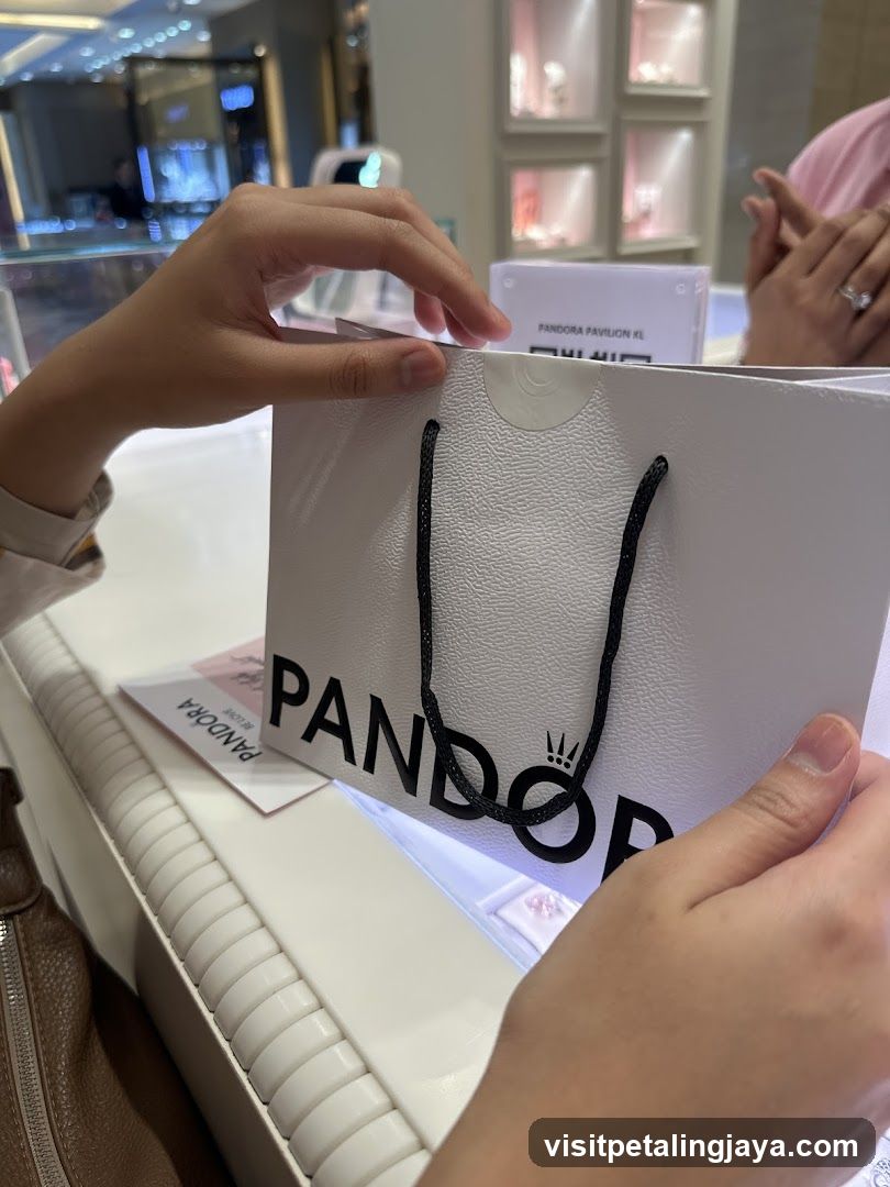 Pandora Shopping Bag