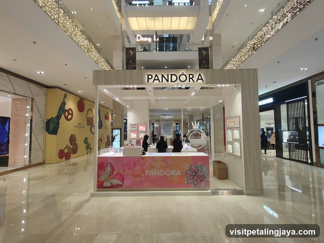 Pandora Store Interior
