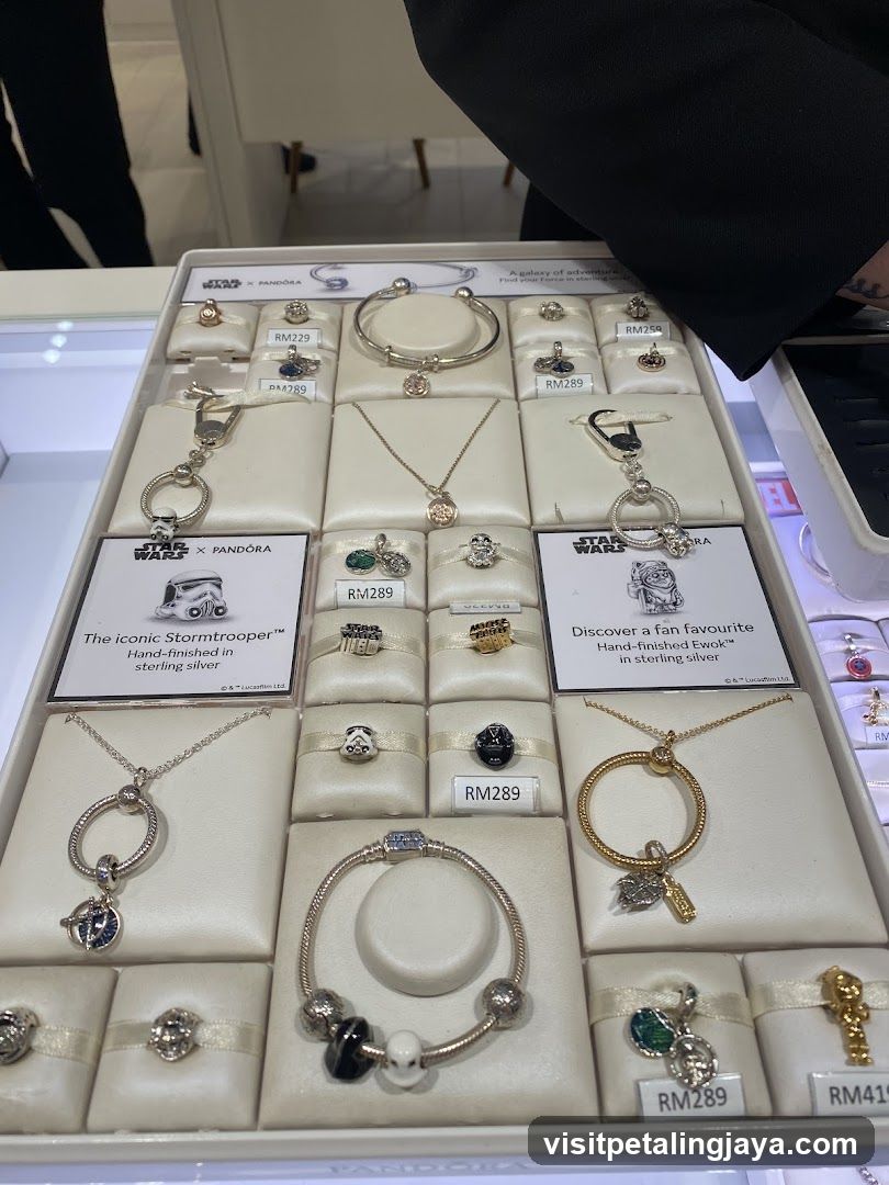 Pandora x Star Wars Jewelry Display