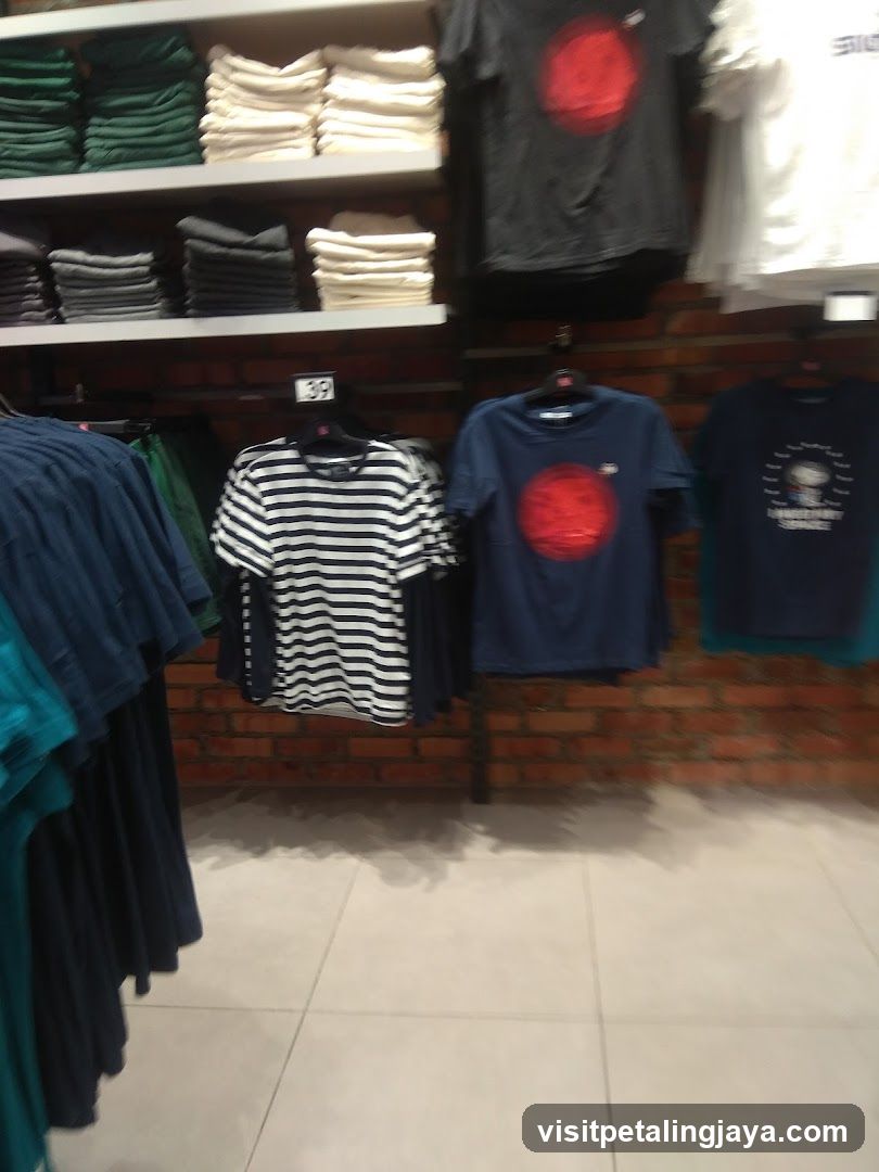 T-shirt Display in Store