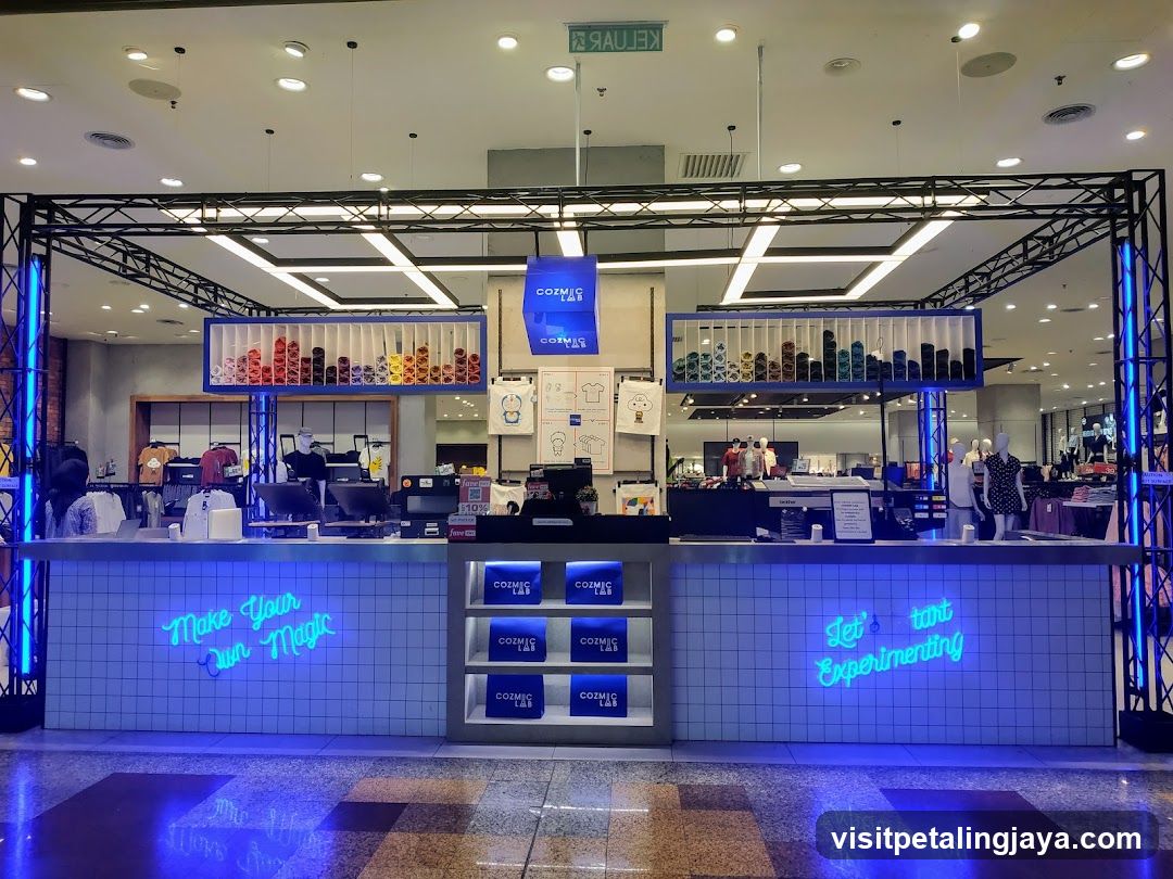 Cosmic Lab Storefront Interior View