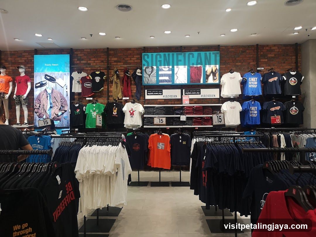 T-shirt Store Interior