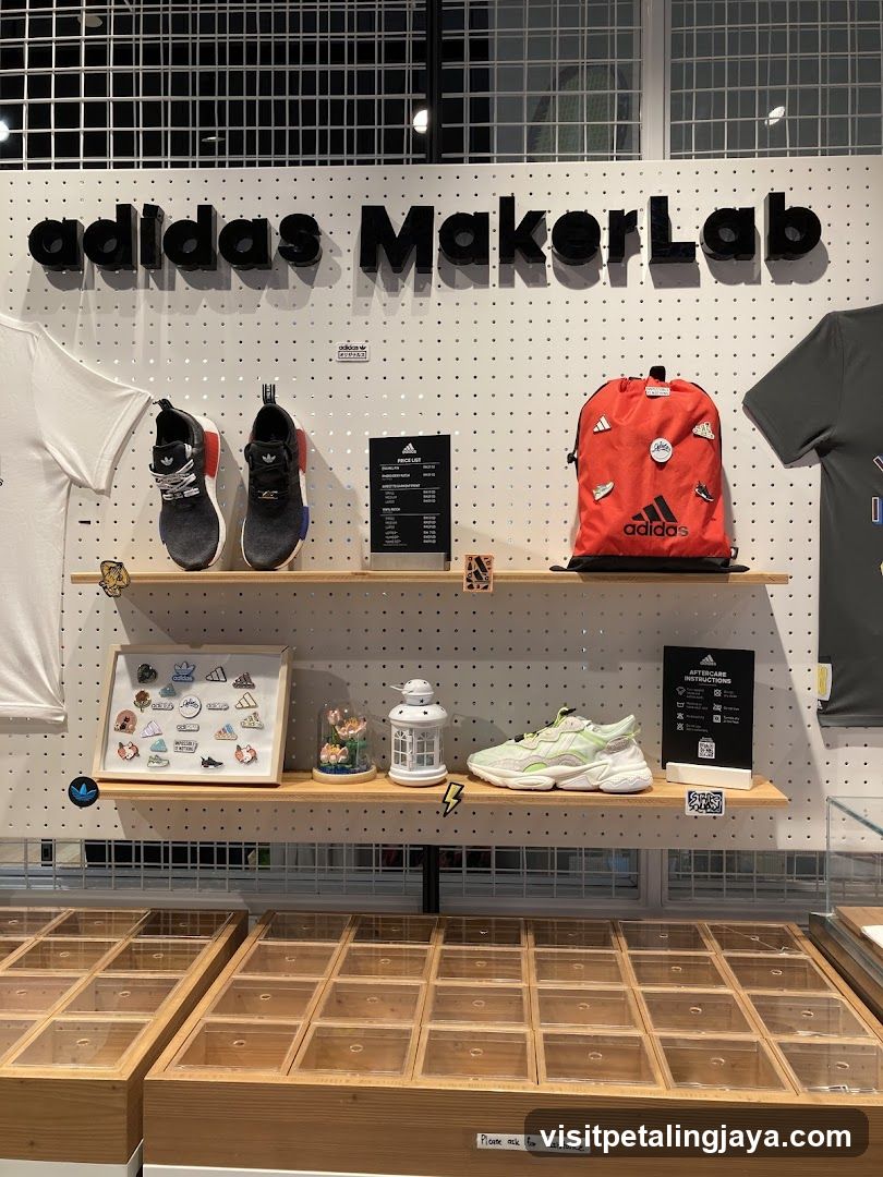 Adidas MakerLab Display