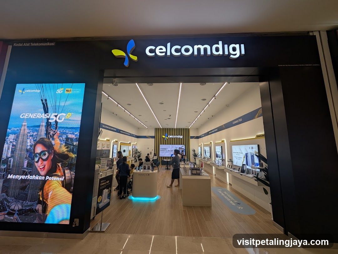 CelcomDigi Store Pavilion