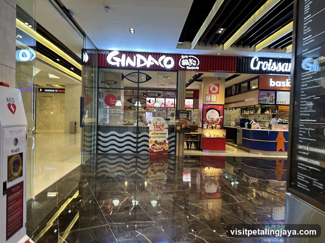 Gindaco and Croissan store entrance