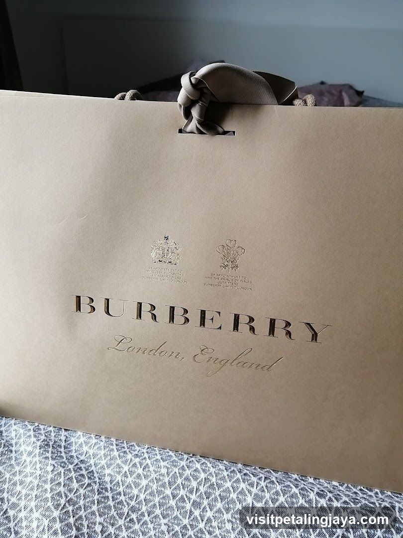 Burberry Shopping Bag