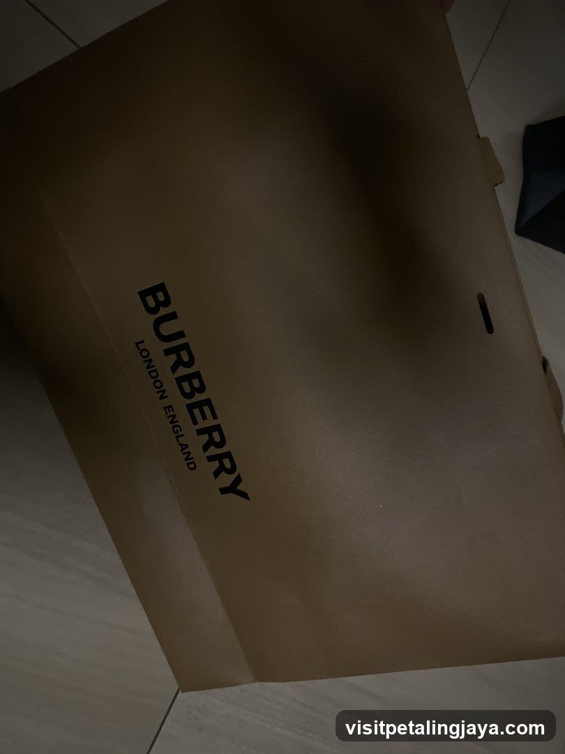 Burberry Shopping Bag
