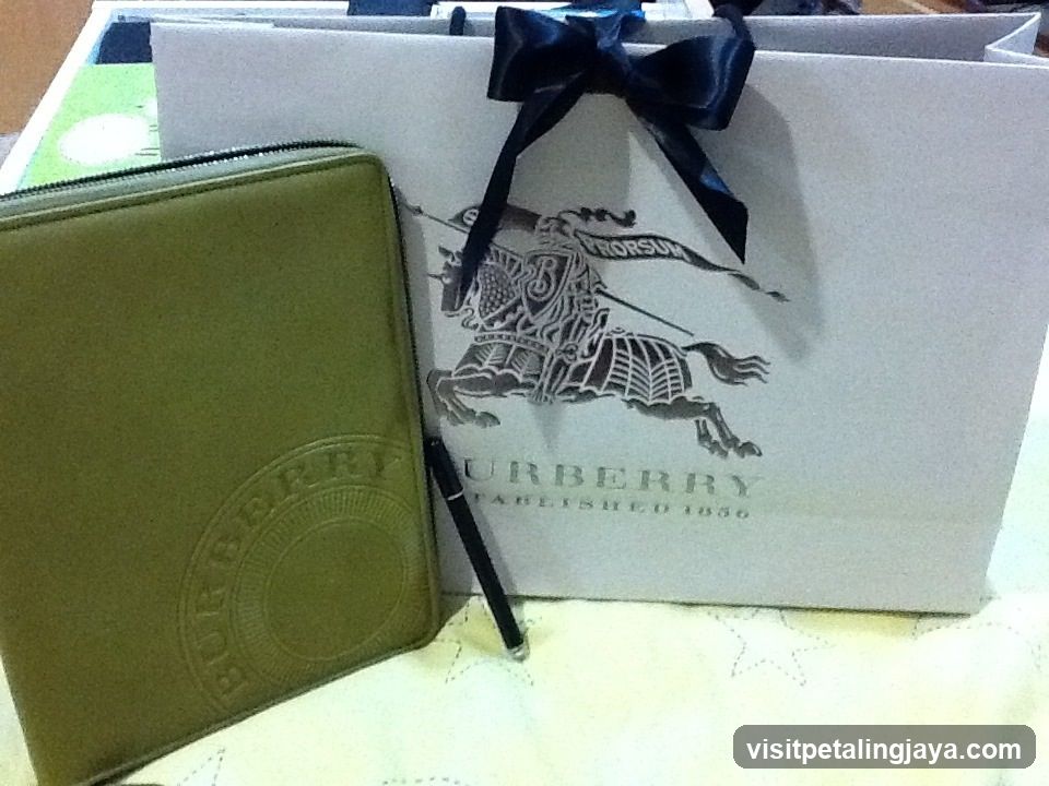 Burberry merchandise display