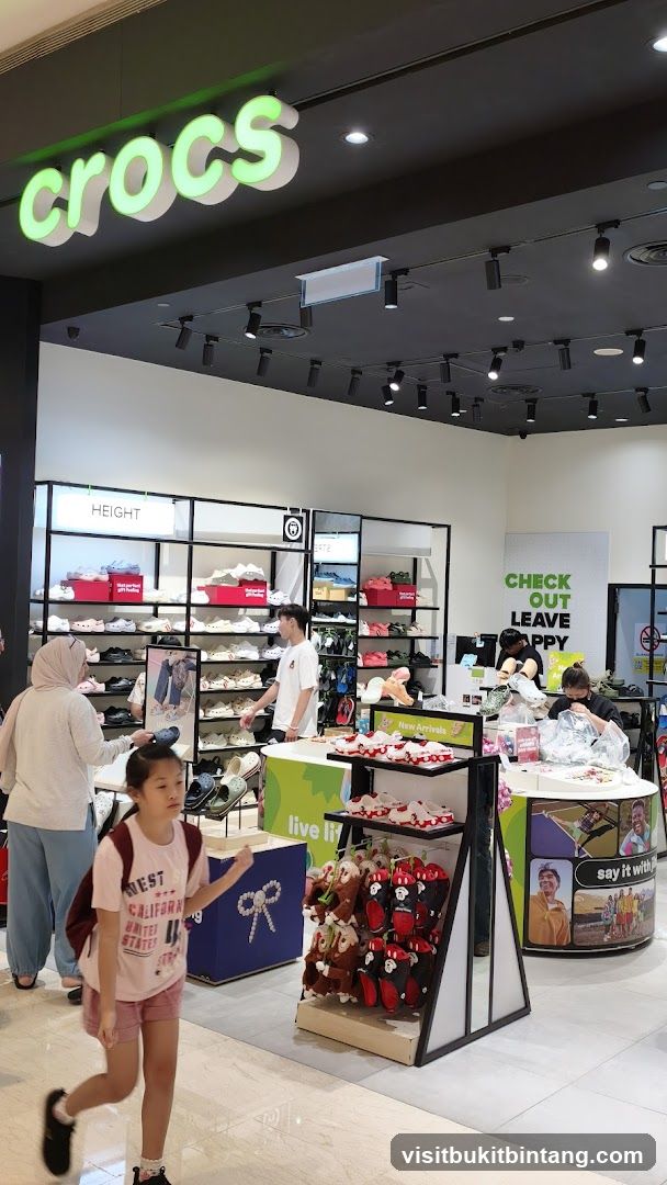 Crocs Store Interior
