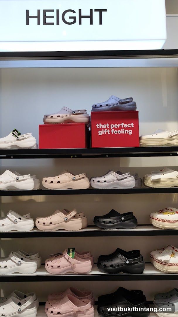 Crocs Display