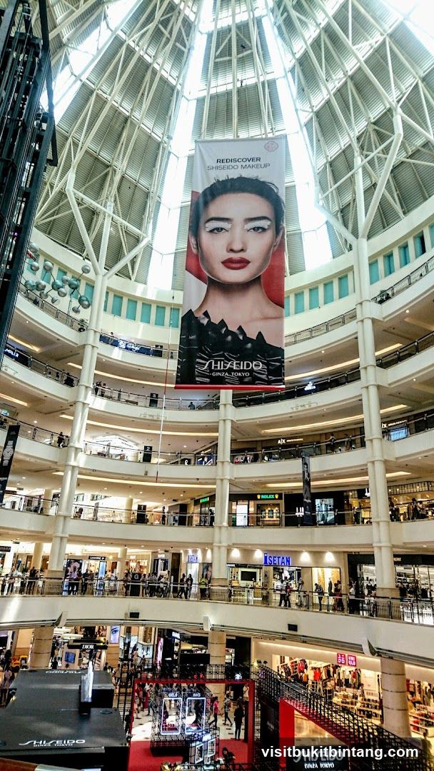 Shiseido Makeup Advertisement in a Mall