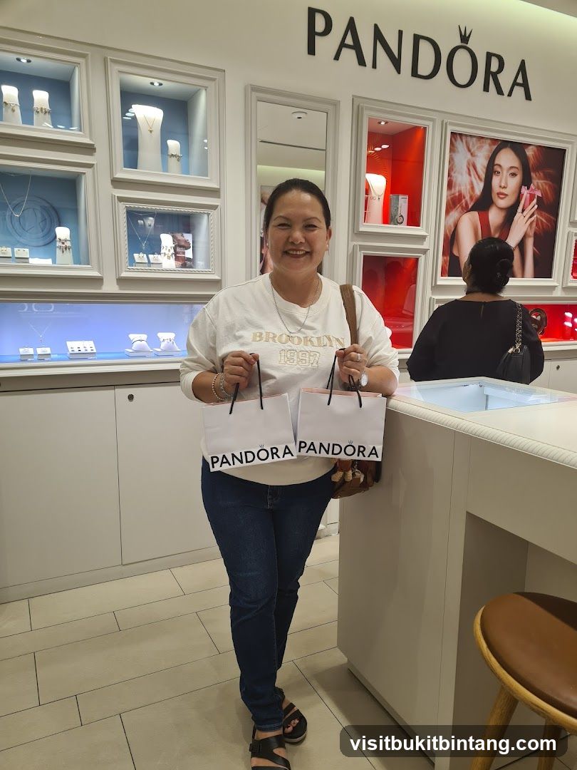 Pandora Store Interior