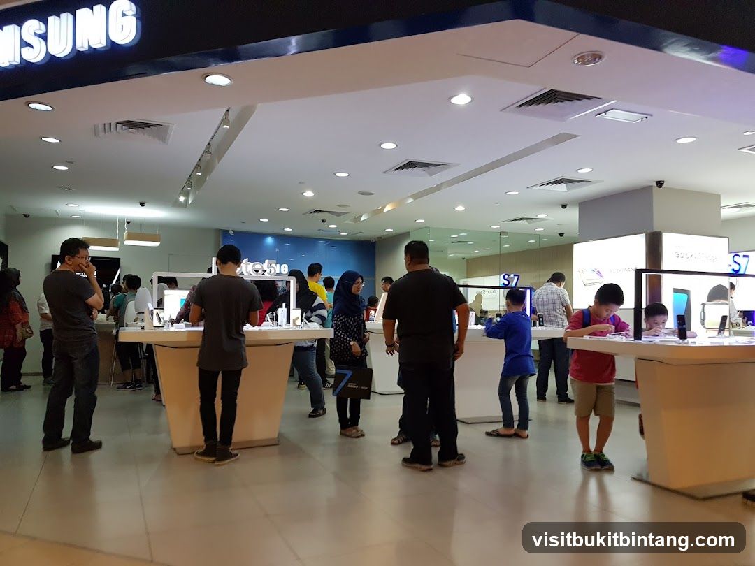 Samsung Store Interior