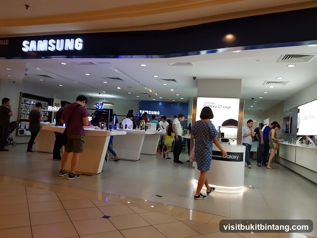 Samsung Store Interior