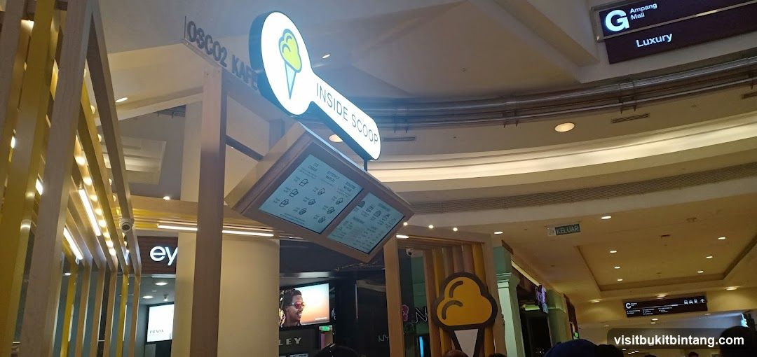 Inside Scoop Cafe