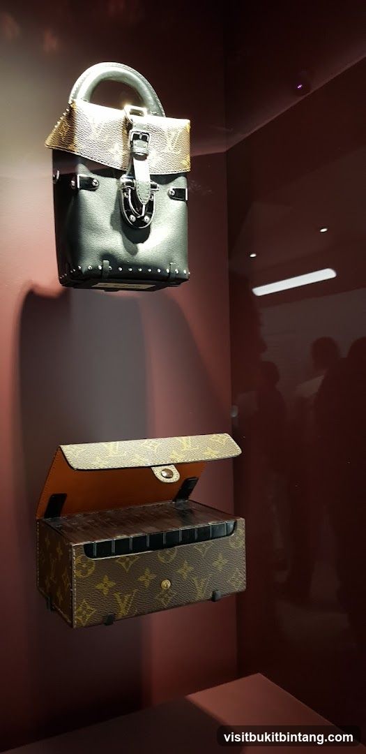 Louis Vuitton Display