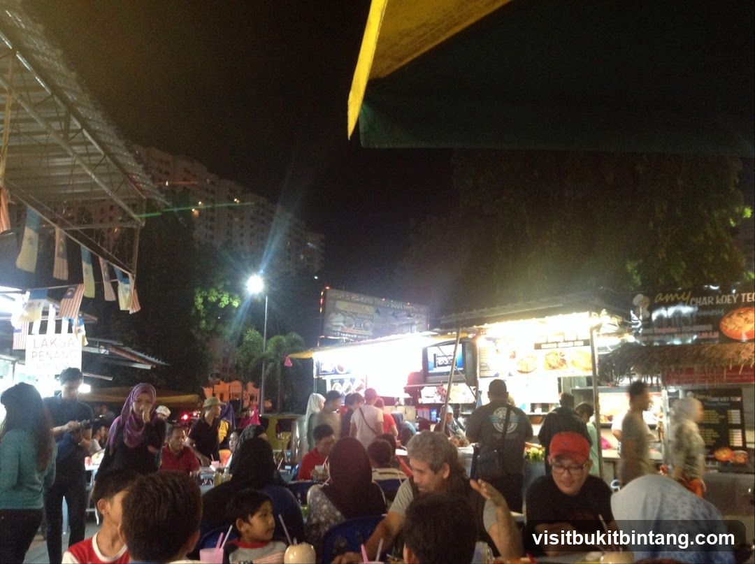 Outdoor Food Stalls at Night