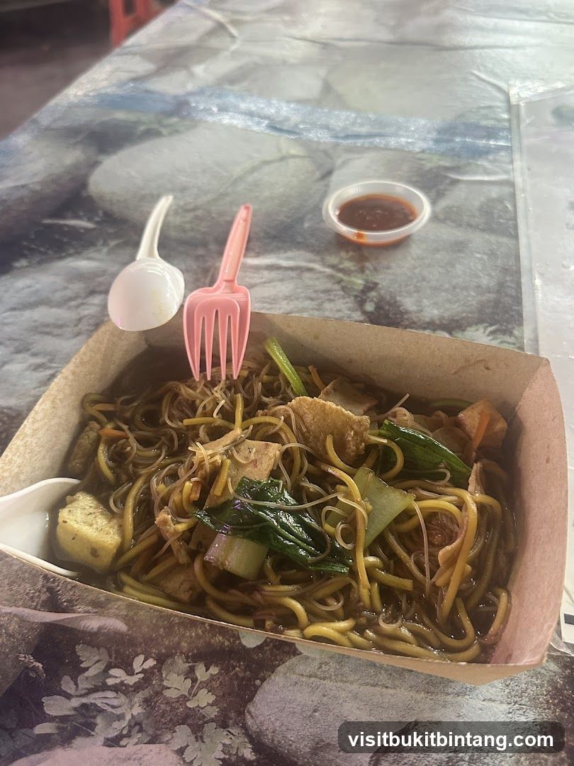 Noodles with vegetables and tofu