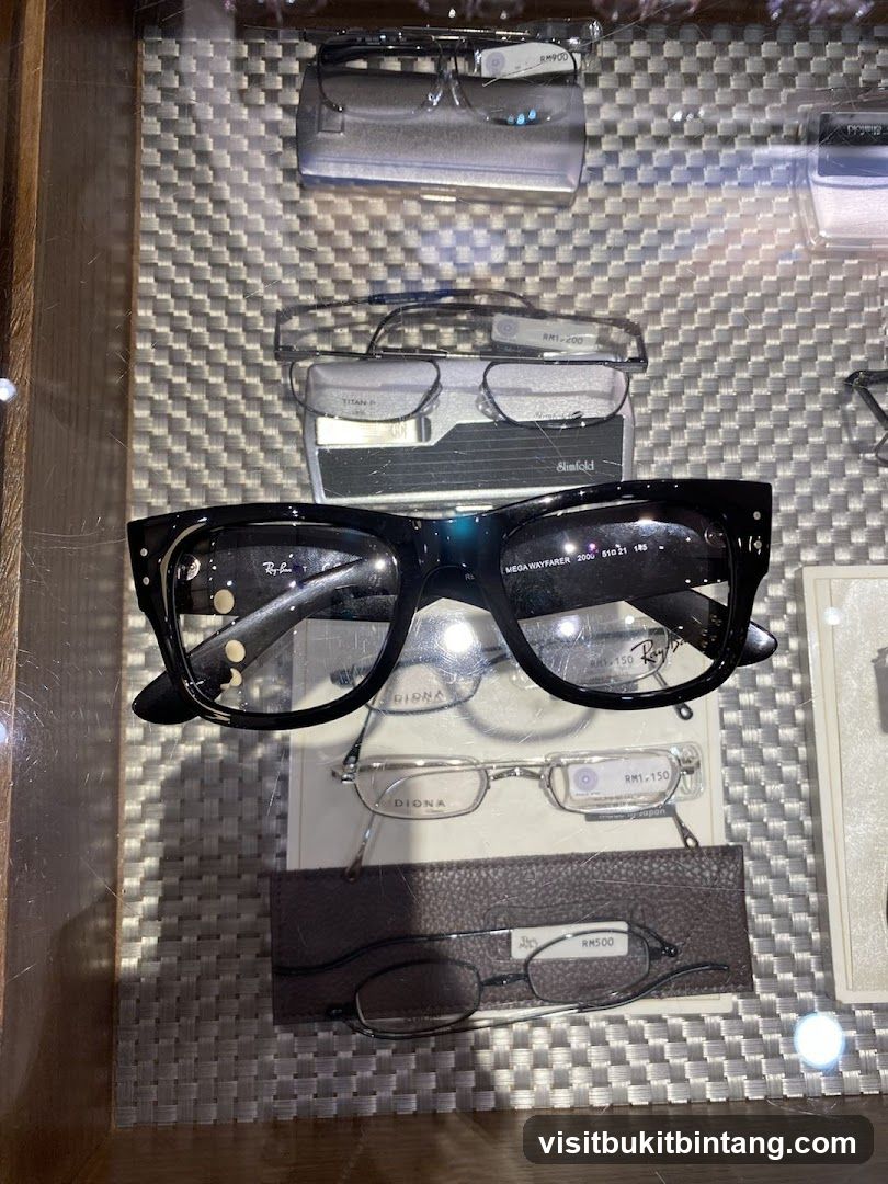 Eyeglasses Display