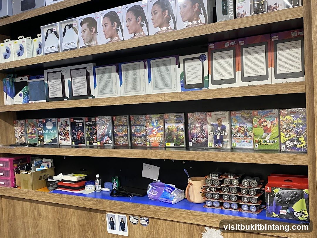 Electronics and Video Games Display
