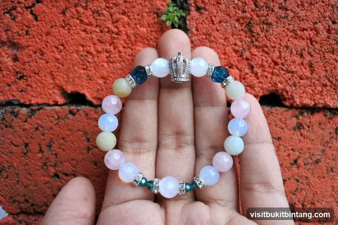Beaded bracelet with crown charm
