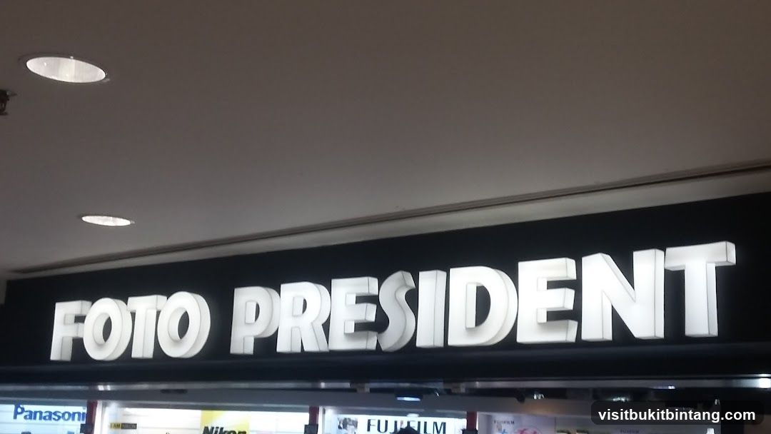 Foto President @ Gurney Plaza