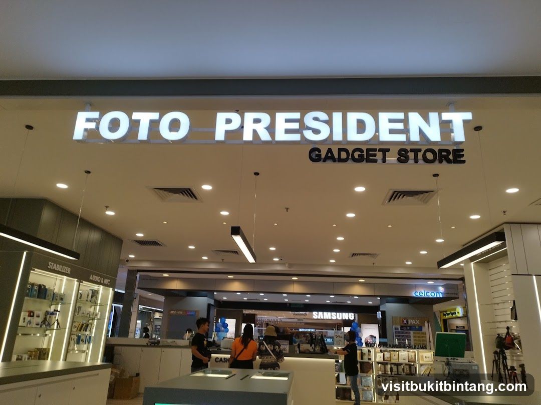 Foto President @ Gurney Plaza
