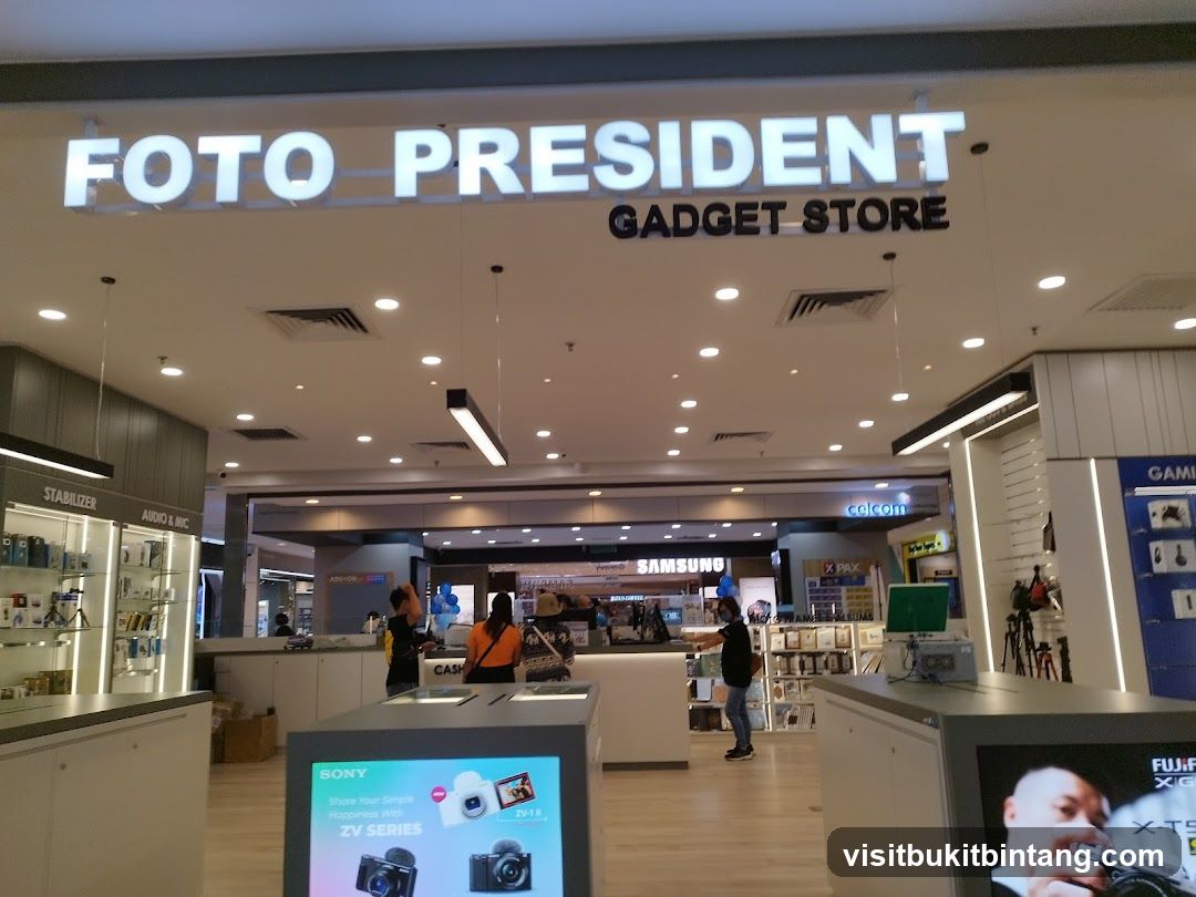 Foto President @ Gurney Plaza