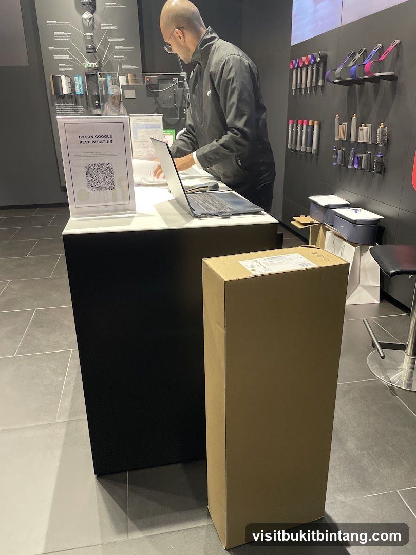 Dyson Store Display