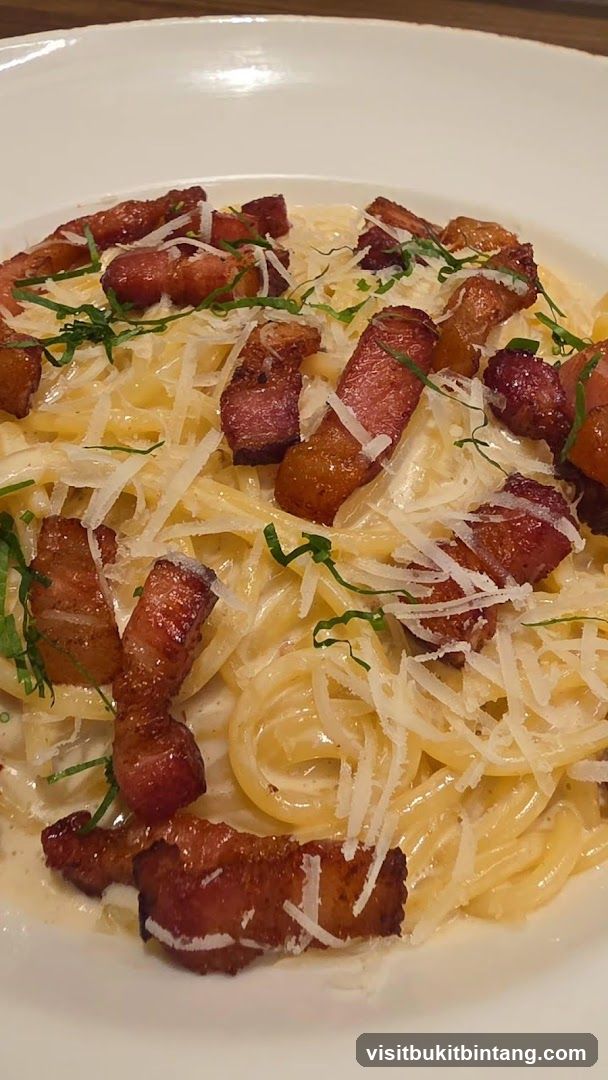 Spaghetti Carbonara with Bacon
