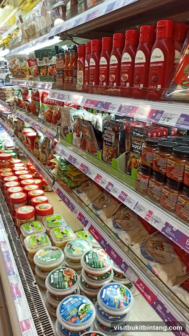 Condiments and Prepared Foods Aisle