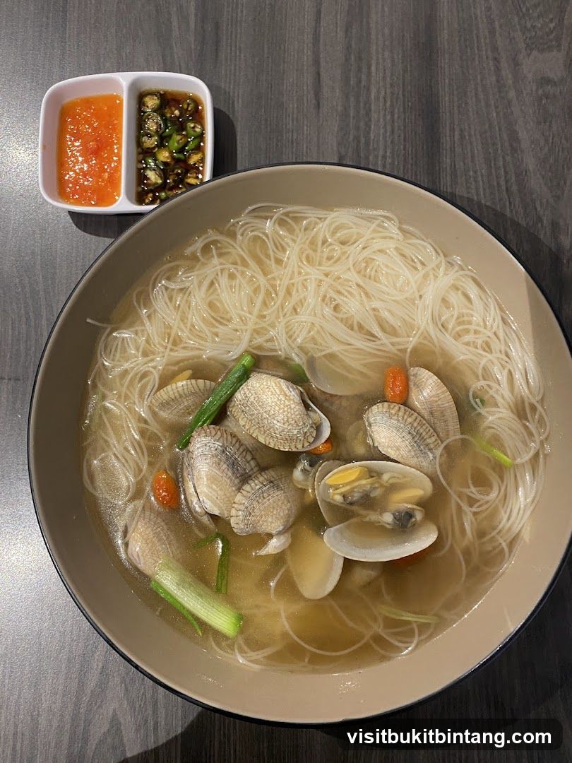 Clam noodle soup